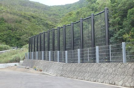 急傾斜地崩壊対策工事(鳩浜２地区）