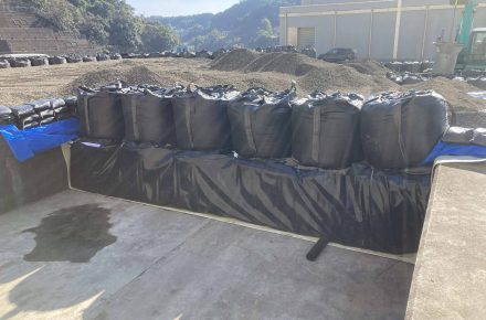 鶴田ダム堤体補修工事　-浸水対策シート-